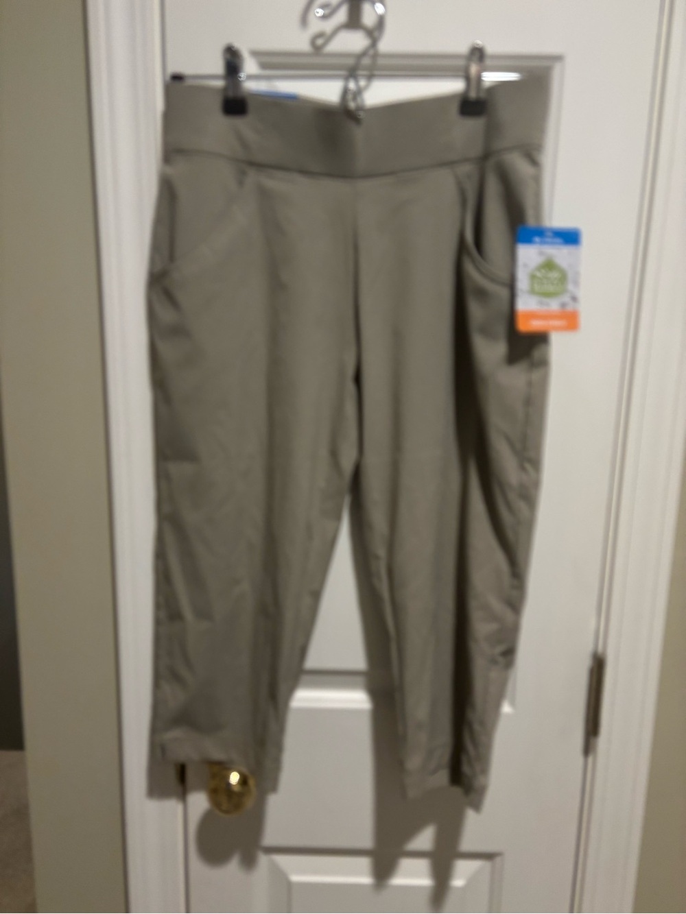 Columbia Women's High-Rise khaki Crop Pants